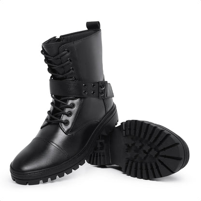 Bota Masculina em Couro Preto com Fivela