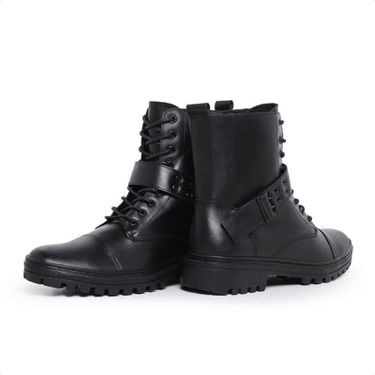 Bota Masculina em Couro Preto com Fivela