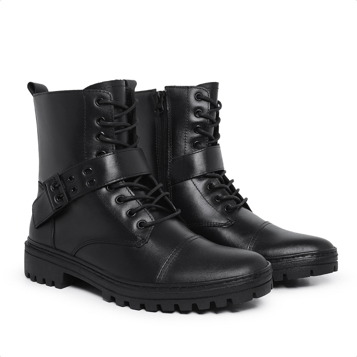 Bota Masculina em Couro Preto com Fivela